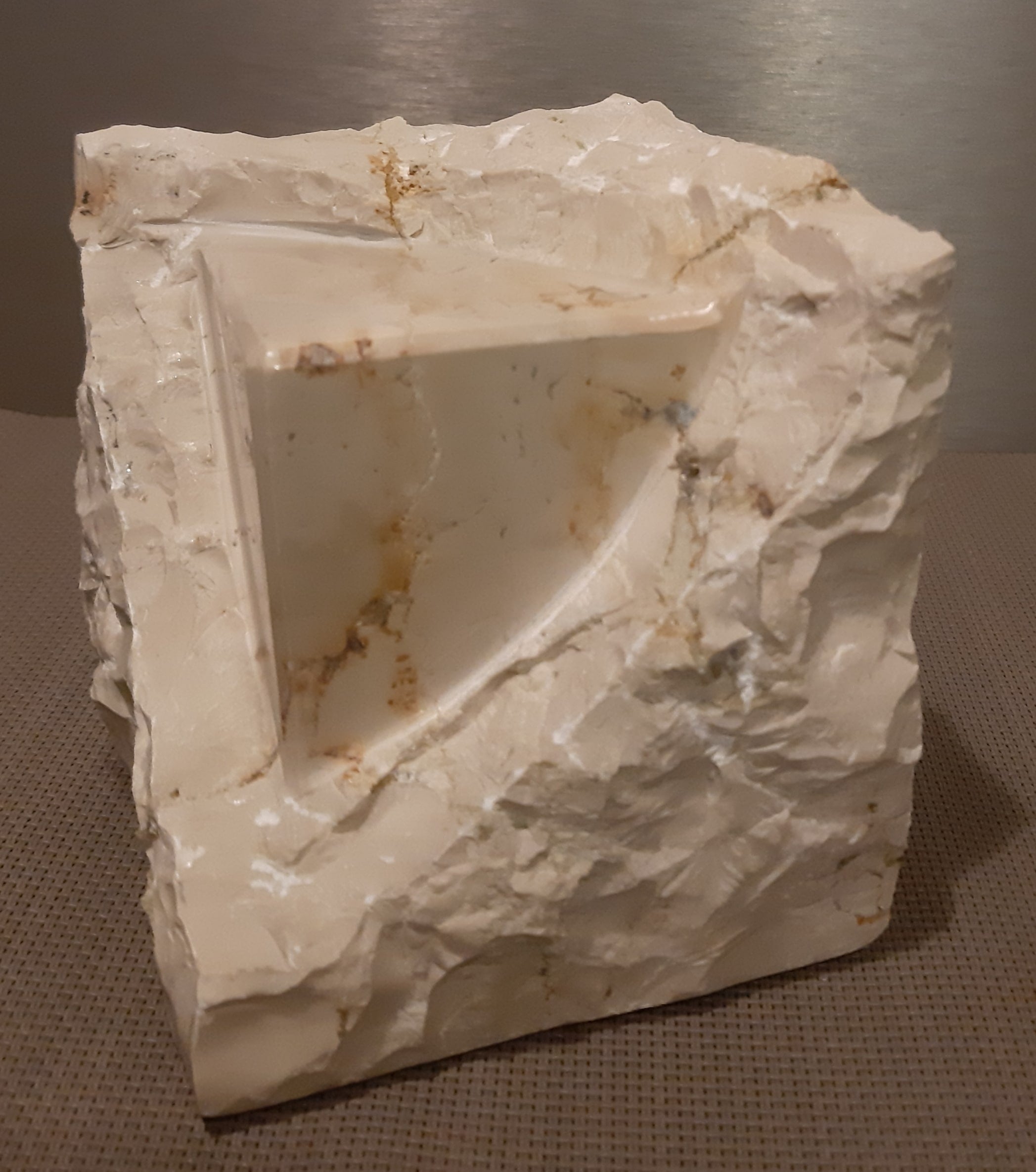 Sculpture « Cube » marbre de Carrare ou calcaire